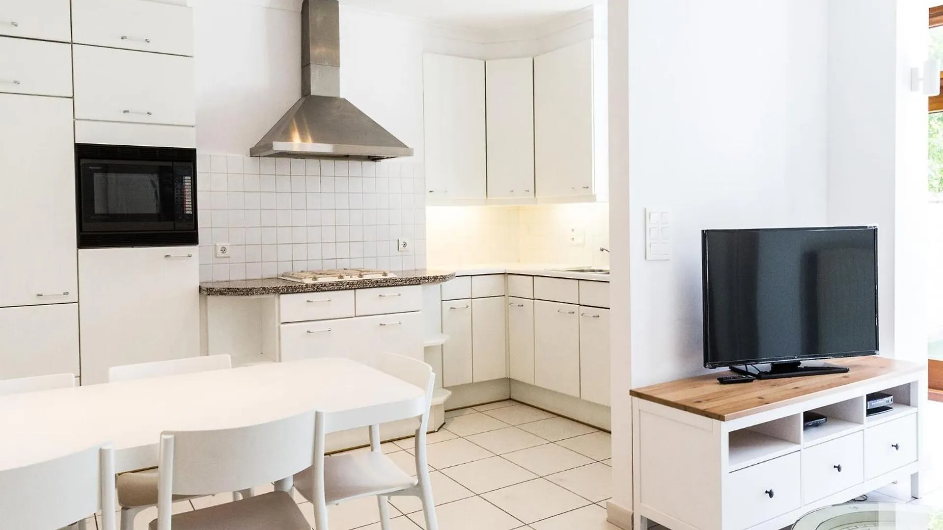Apartment In Brussels, Degroux By Homenhancement Sa Belgio