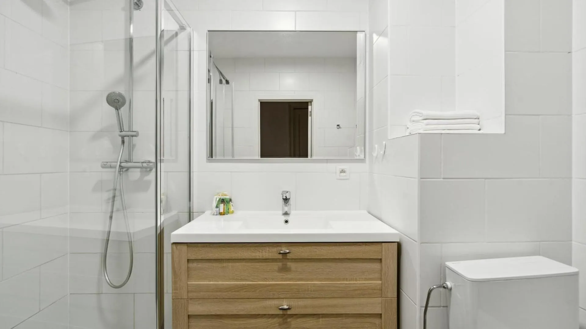 Apartment In Brussels, Degroux By Homenhancement Sa
