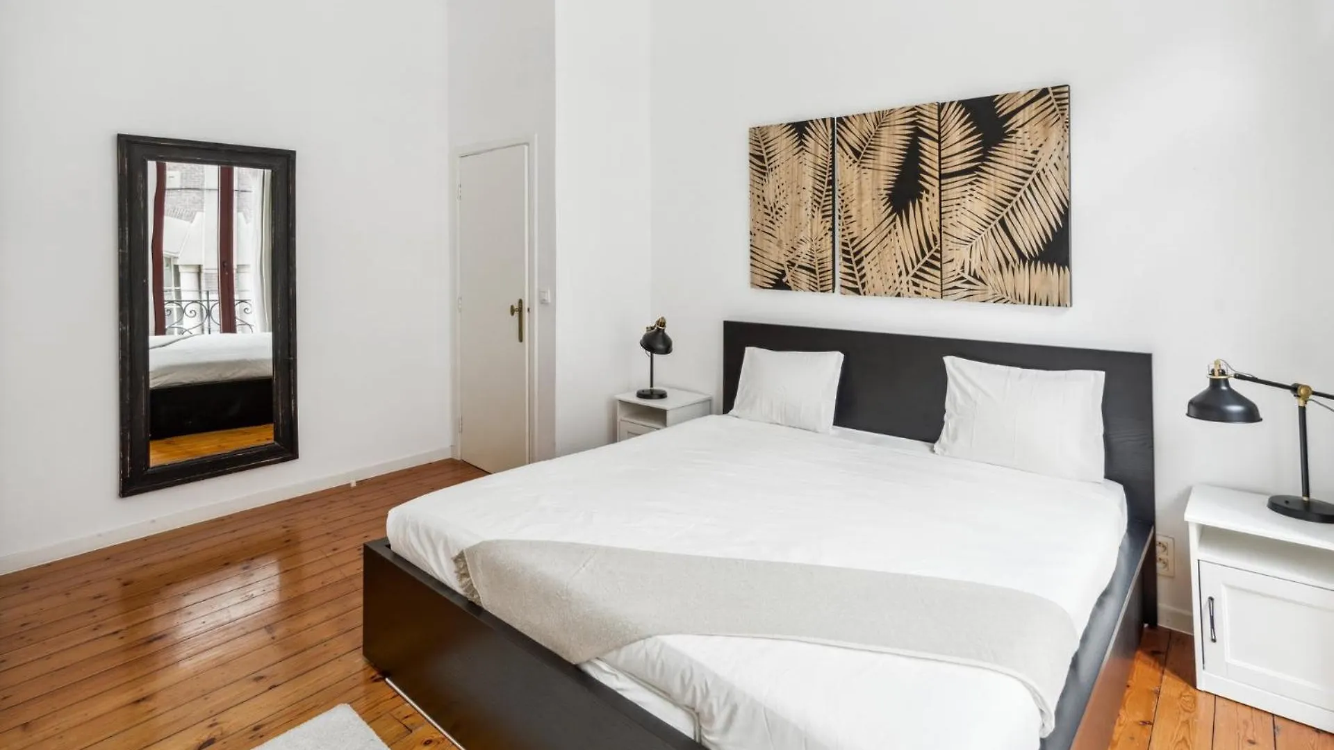 Apartment In Brussels, Degroux By Homenhancement Sa Belgio